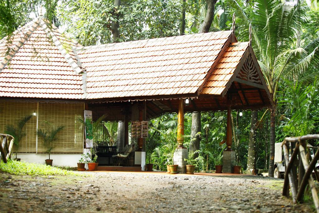โซมา เบิร์ดส์ ลากูน รีสอร์ท Kotamangalam ภายนอก รูปภาพ
