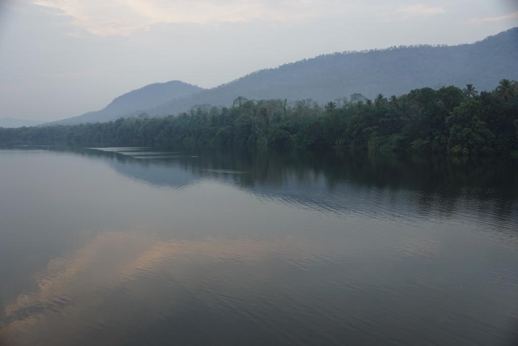 โซมา เบิร์ดส์ ลากูน รีสอร์ท Kotamangalam ภายนอก รูปภาพ