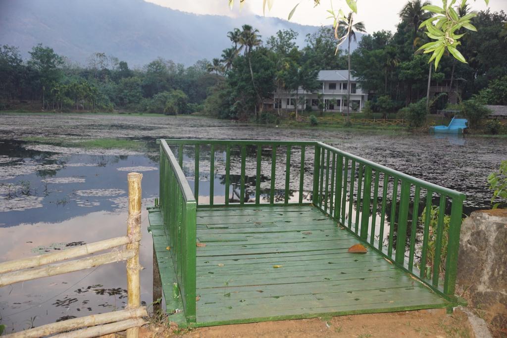 โซมา เบิร์ดส์ ลากูน รีสอร์ท Kotamangalam ภายนอก รูปภาพ