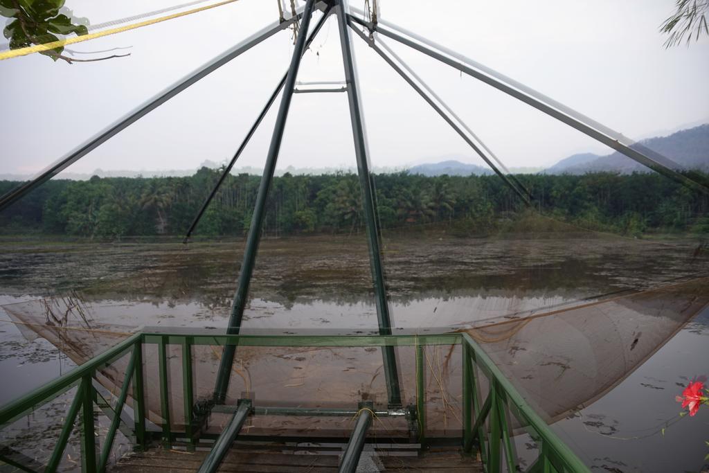 โซมา เบิร์ดส์ ลากูน รีสอร์ท Kotamangalam ภายนอก รูปภาพ